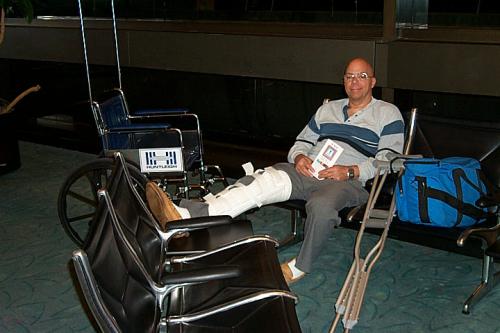 287 2000-10-26 John at Seattle Airport