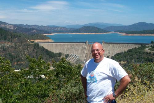 258 2001-07-29 JOHN AT LAKE SHASTA.