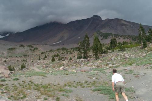 268 2001-07-29 JOHNNY CLIMBING MT.SHASTA