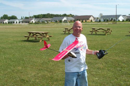 377 2004-08-20 JOHN TRYING TO THE AIRPLANE