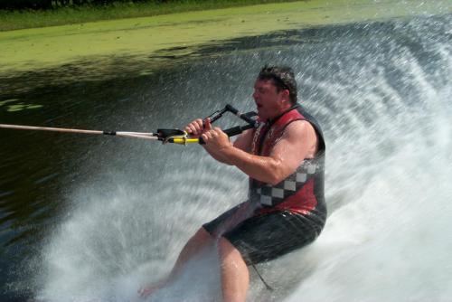 394 2004-09-02 WATER SKIING