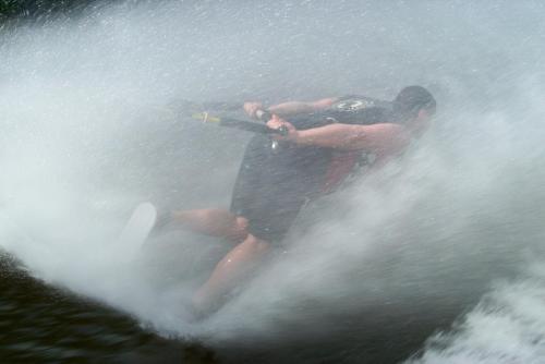 398 2004-09-02 WATER SKIING